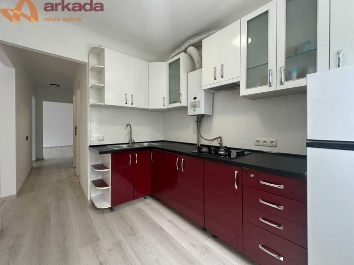 Продаж 3-кім Квартири з Новим Ремонтом - фото 1