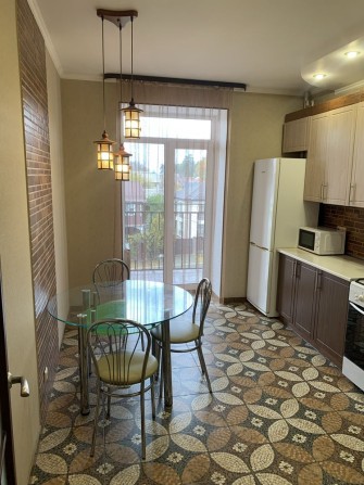 Двокімнатна квартира з ремонтом біля парку - фото 1