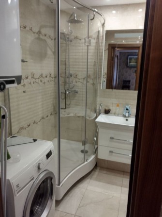 Продається 1-на квартира з добротним ремонтом біля Терміналу! - фото 1