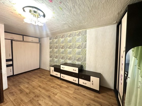 1-к квартира в цегляному будинку, 36м Вишневе