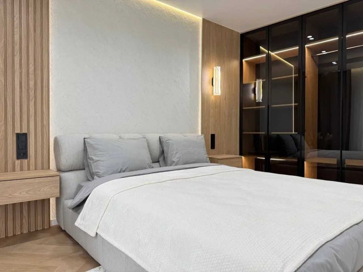 Шикарна трикімнатна з дизайнерським ремонтом - фото 1