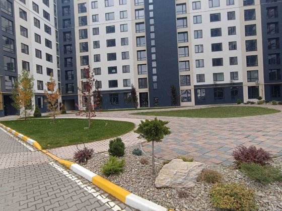 Купуй 1 кімн. кв та заходь вже на ремонт.  Газове опалення. Буча