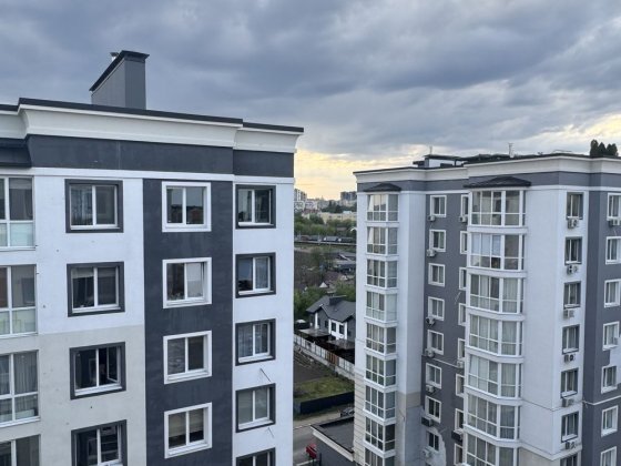 Двохрівнева з мінімальним оформленням Буча