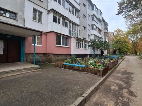 Продам трикімнатну  квартиру на Леваневського Біла Церква