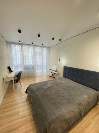 Трикімнатна квартира біля Києва, бізнес клас, - фото 1