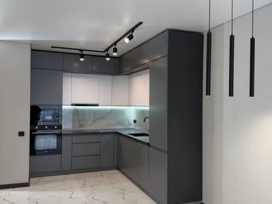 Продаю стильну 2-кімнатну з кухнею-студією Івано-Франківськ