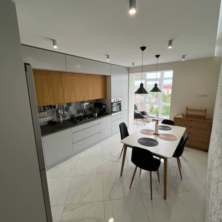 продаж 2-кім якісний стильний ремонт. Центр. Видова. - фото 1