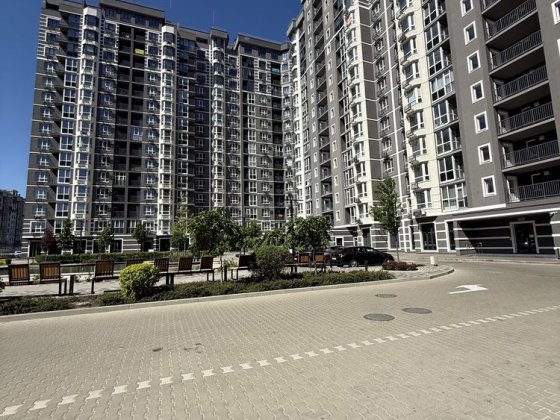 Продаж просторої трикімнатної квартири в ЖК Гранд Бурже