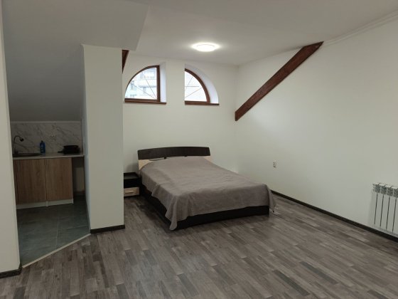 Продам терміново однокімнатну квартиру в Броварах район парку. Бровары