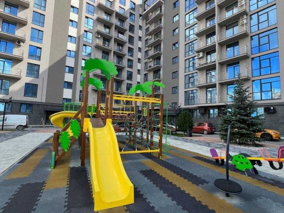 Продаж квартири поруч парку та озера. Ивано-Франковск