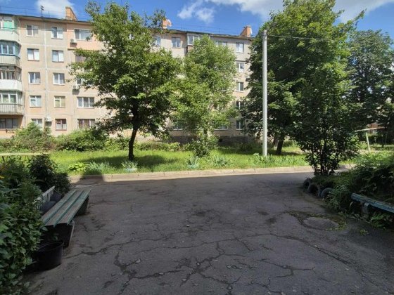 Продам 2-х.кім.на Піонерській Белая Церковь