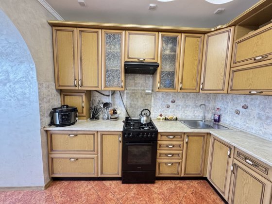 2к квартира з ремонтом і меблями