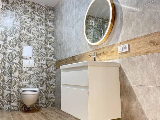 Продам 2-х кімнатну квартиру в центрі з ремонтом. Є відновлення Ивано-Франковск