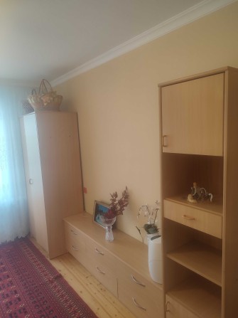 Продам трикімнатну на клініці - фото 1