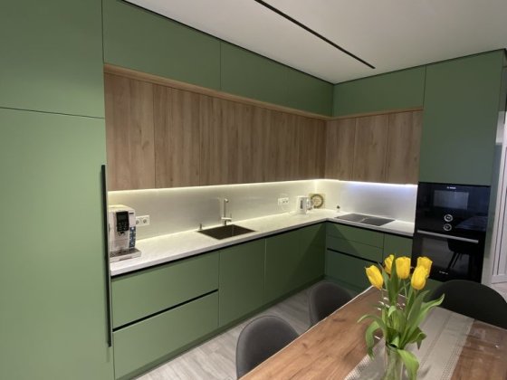 Гранд Бурже! Дизайнерська трикімнатна з сучасним ремонтом!