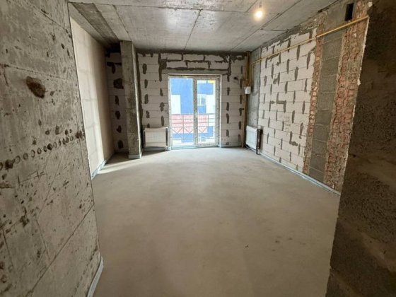Терміново! 2-к квартира з газом! 79 м2 !