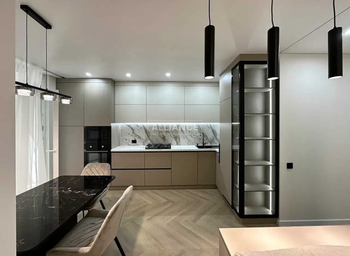 Чудова укомплектована квартира 71м2 в найкращому ЖК Family Plaza - фото 1