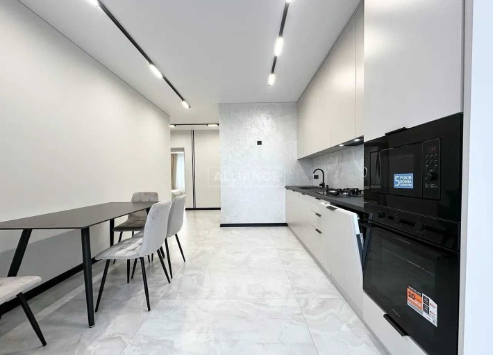 2км квартира на березі Озера з меблями та технікою в ЖК Millennium - фото 1