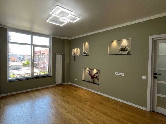 продаж 1-кім в новобудові коло ТЦ Велес Ивано-Франковск