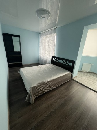 Квартира великої площі з трьома окремими кімнатами! Буча! - фото 1