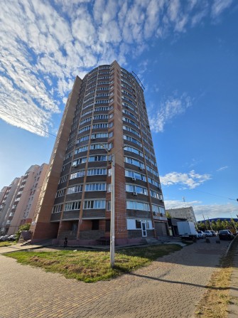 Продаж квартири на м-ві Незалежності - фото 1