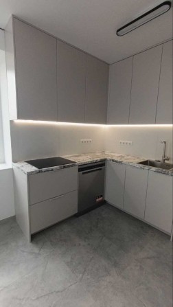 Продається 1к 53 м\2 з великою кухнею-студією, дуже якісний ремонт - фото 1