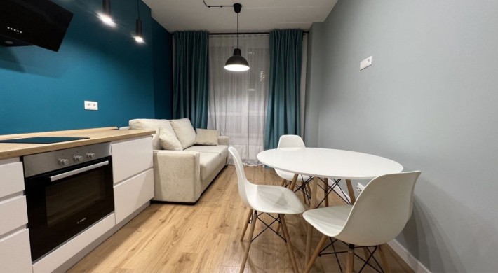 Продам 2 кімнатну квартиру з сучасним ремонтом - фото 1