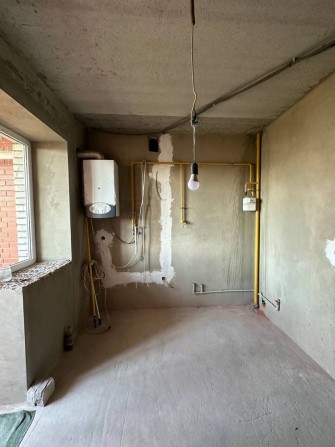 Продам велику 3-х кімнаину квартиру, готова до ремонту - фото 1