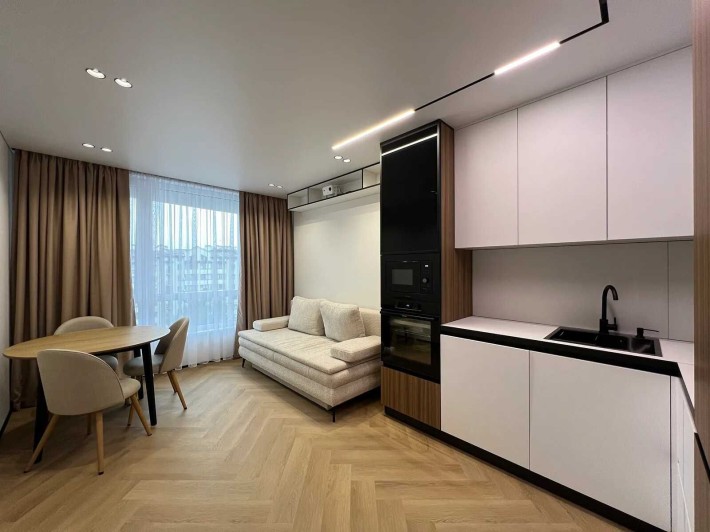 Центр міста, однокімнтана з технікою в сучасному жк бізнес класу! - фото 1