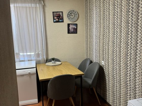 2 комнатная квартира Бровары, хозяин Бровары