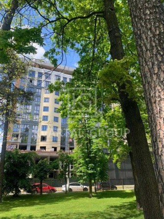 Продаж просторої 2-кімнатної квартири з видом на парк - фото 1