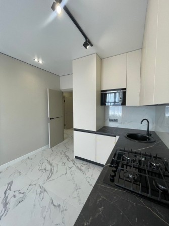 Квартира з ремонтом в центрі Вишневого - фото 1