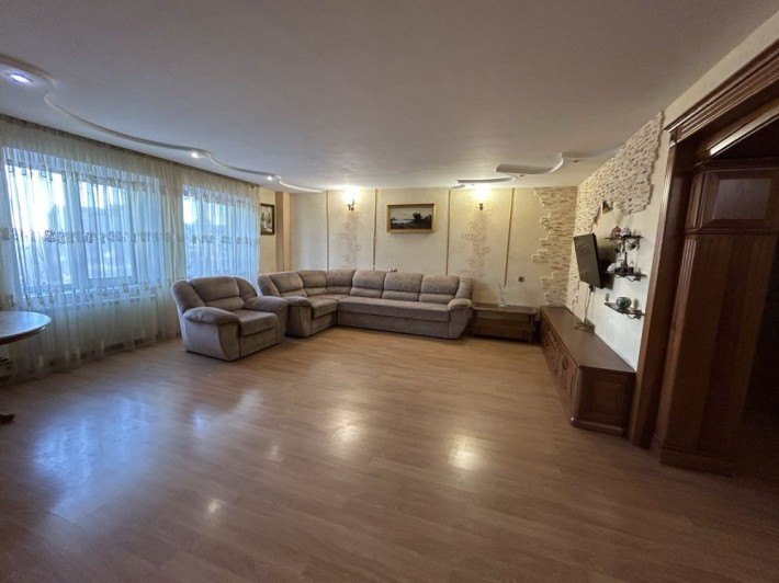 Продаж розкішної 4 кімнатної квартири по вул. Павліченко - фото 1