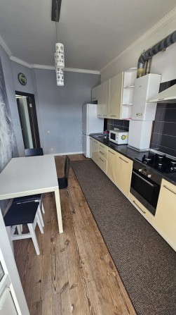УВАГА! Однокімнатна з ремонтом 43 м2! Газ! 2% податки! Заходь і живи! - фото 1