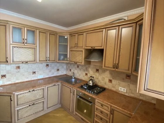 Цікава 2км квартира в центрі біля Піонерського парку Івано-Франківськ