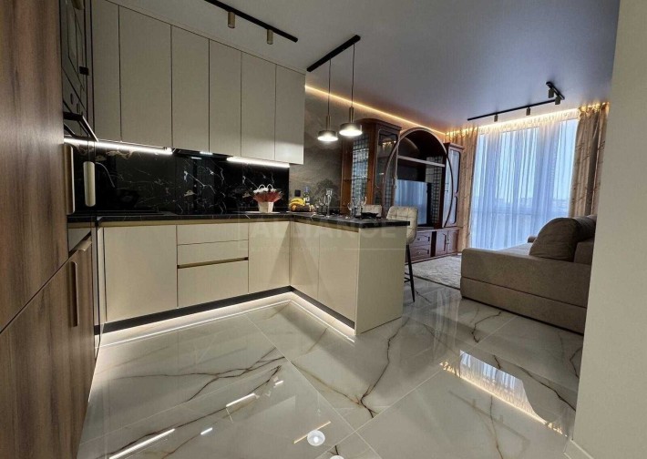 Неймовірна 1 км квартира з дорогим ремонтом в сучасному ЖК - фото 1