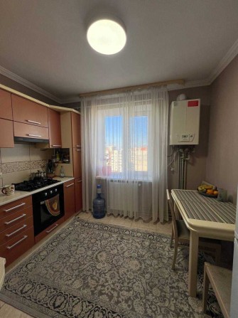 4-кімнатна квартира з хорошим ремонтом, можна під програми - фото 1