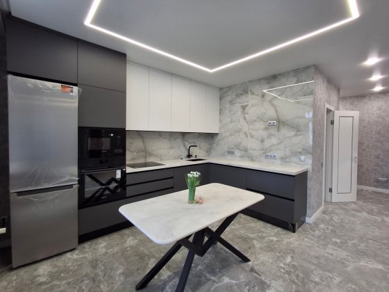 Продається 2 кімнатна квартира з ремонтом у Вишневому Вишневое