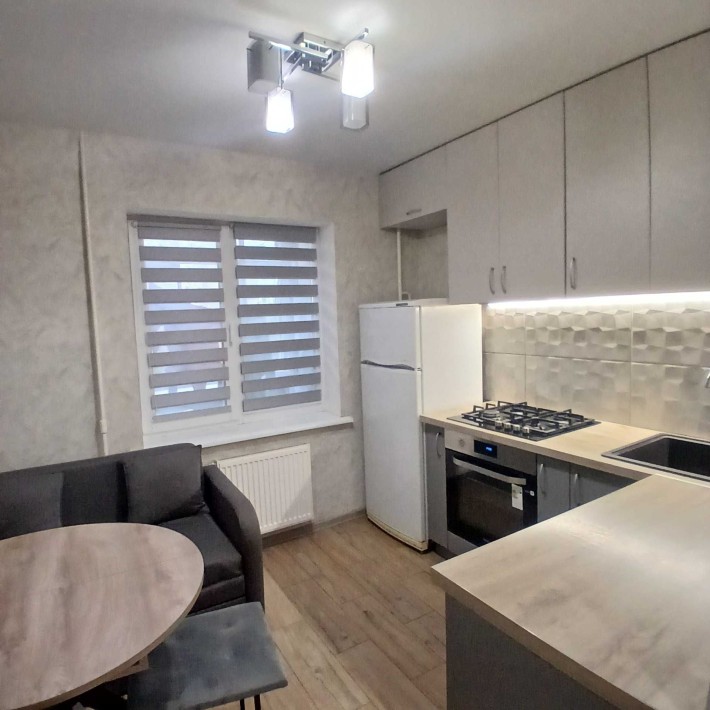 Вул Героїв Небесної Сотні поряд парк продам гарну сучасну 1 к квартиру - фото 1