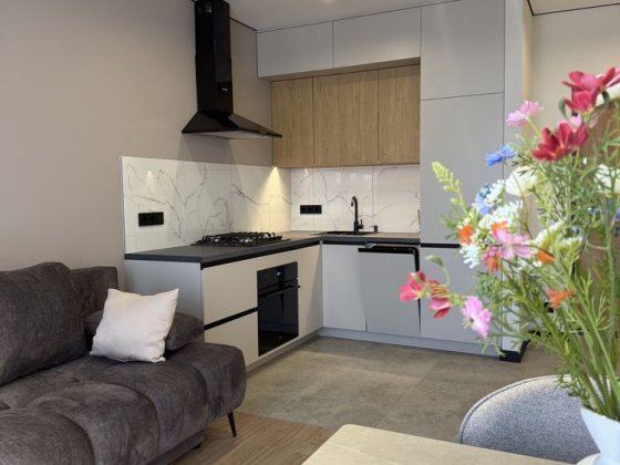 Новий ремонт, ніхто не жив! Євро 2-к з балконом та газом! Ирпень