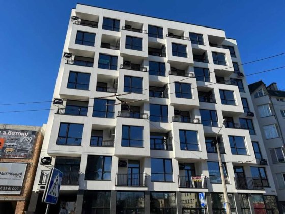 Продаю видову квартиру в новому будинку у центрі міста Ивано-Франковск