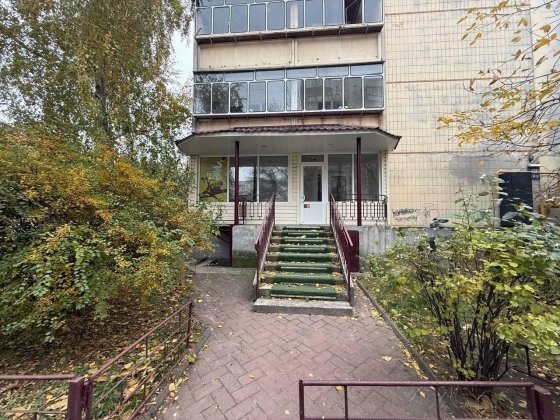 Продаж квартири на першому поверсі з окремим входом. IM Бровары