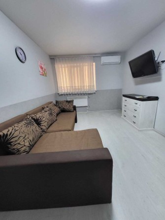 Однокімнатна квартира в цоколі в Бучі - фото 1