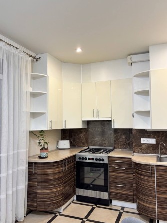 ТЕРМІНОВО 2-к кімнатна квартира з ремонтом та меблями - фото 1