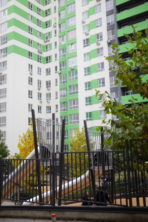 Трикімнатна за 28 500грн/м2. Єоселя.Заселена новобудова - фото 1