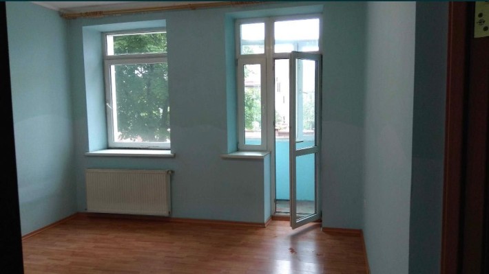 Продаж 1 к квартири по вул.Б.Хмельницького (біля ресторану Глорія) - фото 1