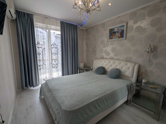 Велика 3км квартира з гарним ремонтом у новішому будинку. Постанови Івано-Франківськ