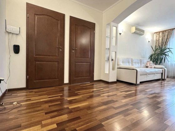 Продам 3-х кімнатну 88,4м з АО  Таращанський масив Біла Церква