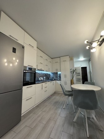 Квартира з якісним ремонтом в розвиненому районі. Газ - фото 1