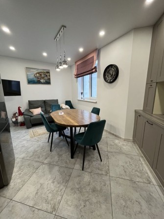 Сучасна 3 кімнатна!ДИЗАЙНЕРСЬКИЙ ремонт!Актуальна!Без Комісії - фото 1